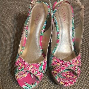 Lilly Pulitzer Vibrant Pink and Green platform Sandals size 9 EUC